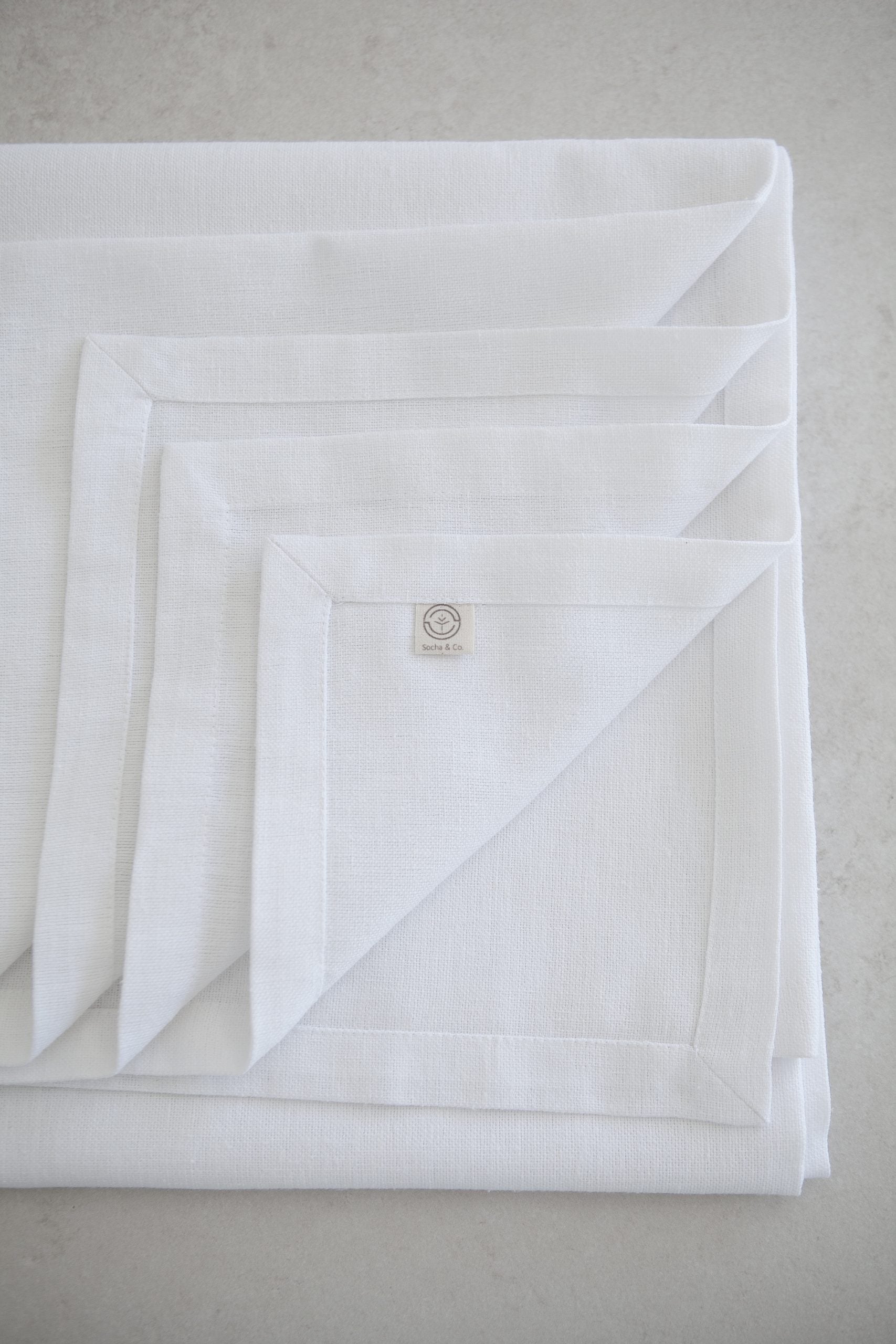 Keten Dokulu Beyaz Masa Örtüsü 1.40x2.40