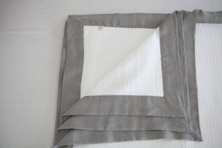 Gri Renkli Bordürlü Müslin Pike