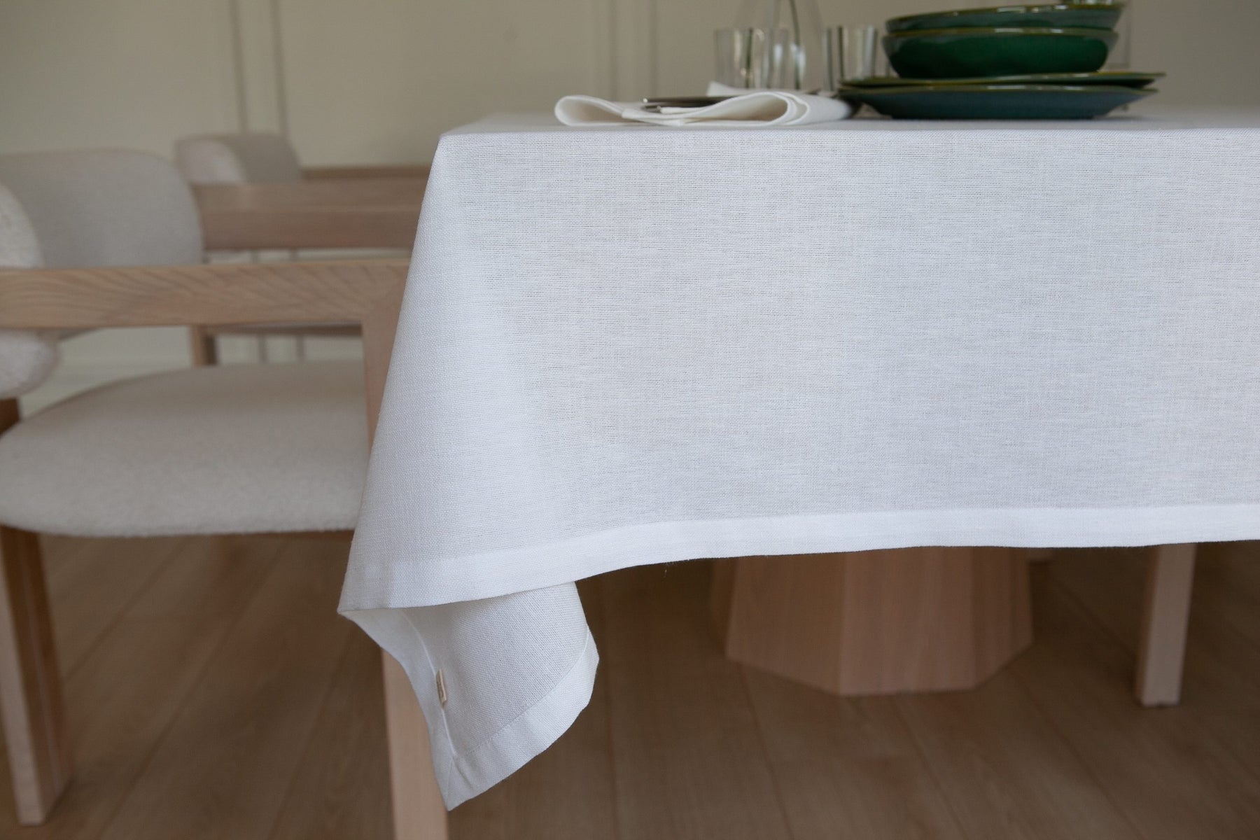 Keten Dokulu Beyaz Masa Örtüsü 1.40x2.40
