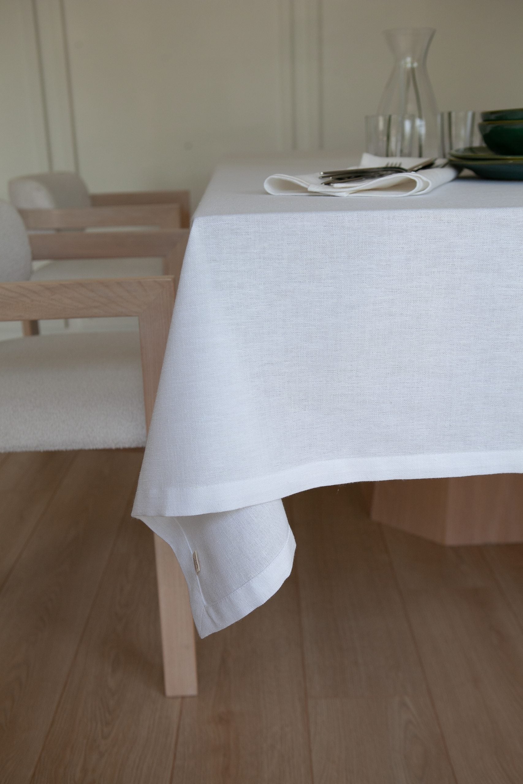 Keten Dokulu Beyaz Masa Örtüsü 1.40x2.40