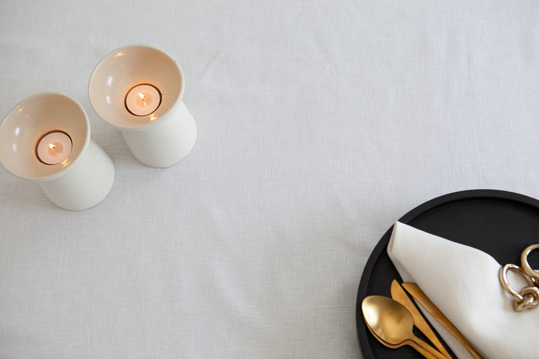 Keten Dokulu Krem Masa Örtüsü 1.40x2.40