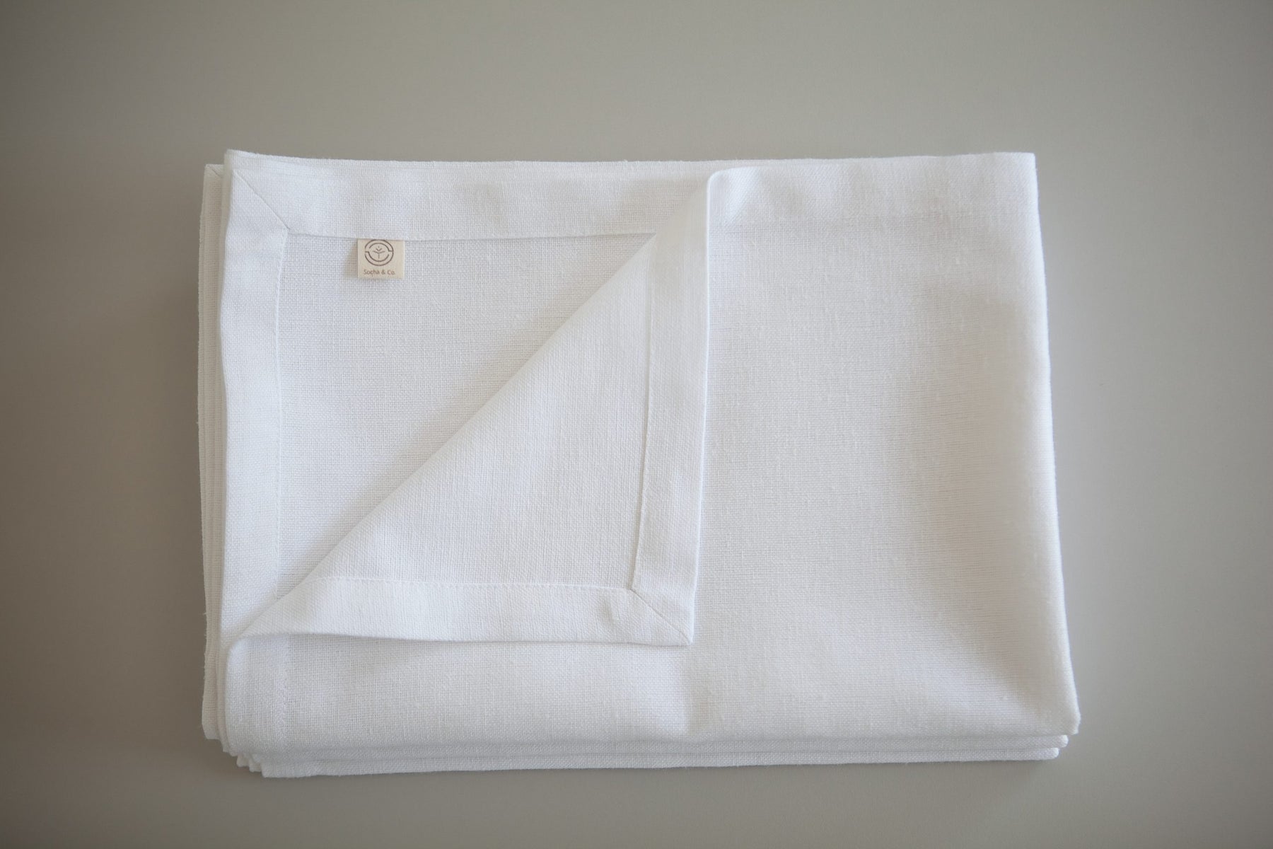 Keten Dokulu Beyaz Masa Örtüsü 1.40x2.40