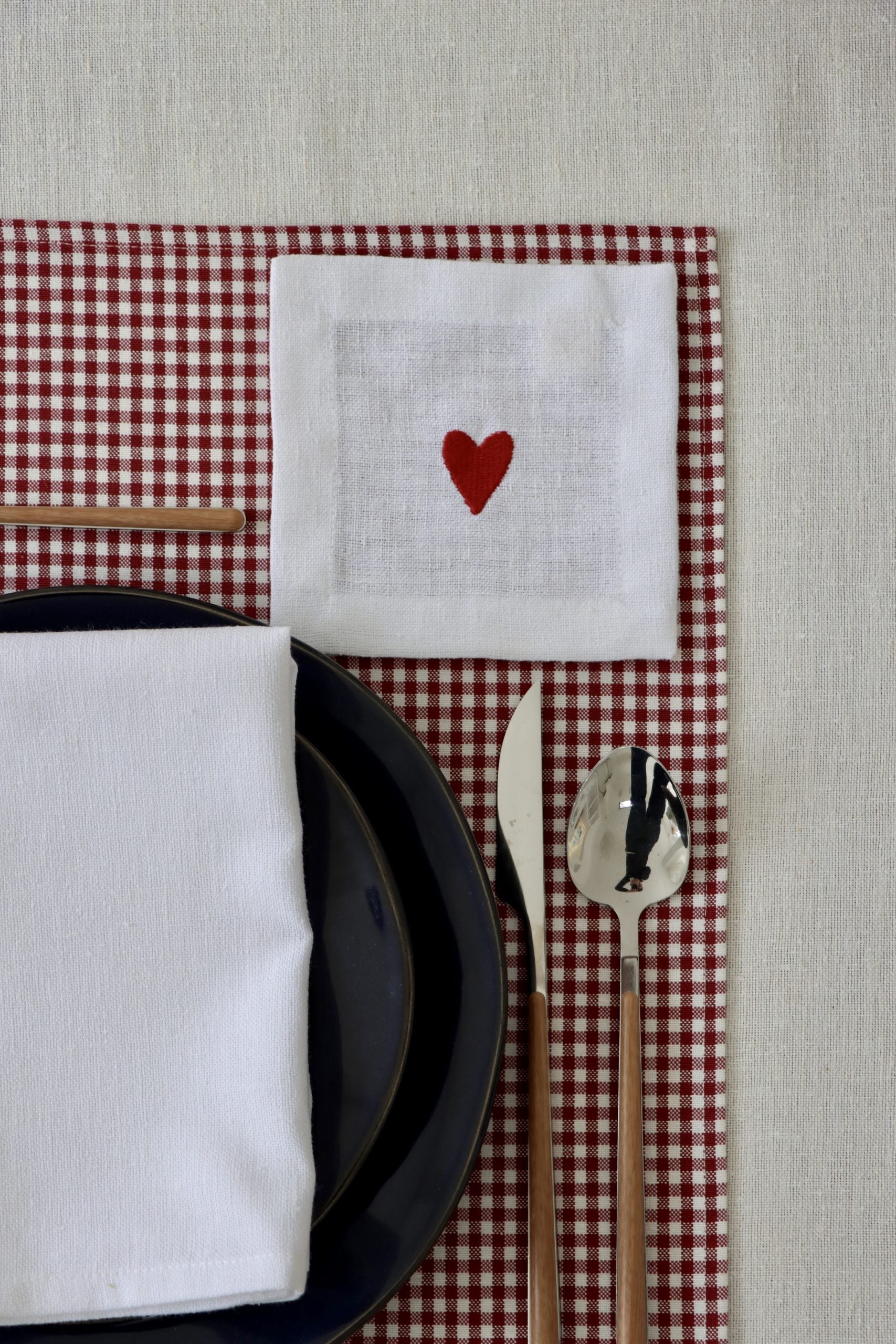 Kalp Nakışlı Bardak Altlığı 4’lü Set