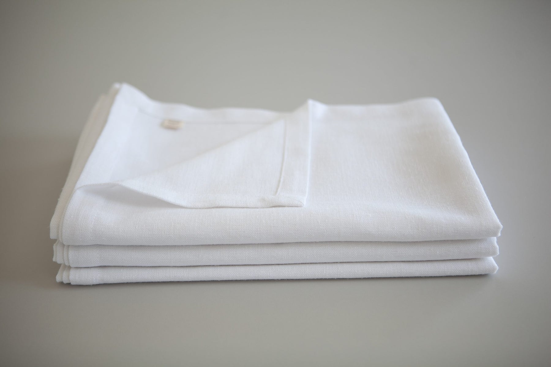 Keten Dokulu Beyaz Masa Örtüsü 1.40x2.40