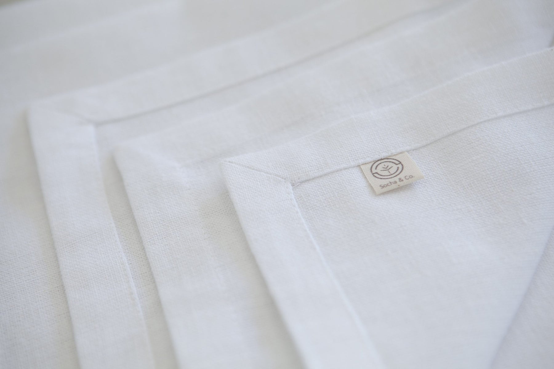 Keten Dokulu Beyaz Masa Örtüsü 1.40x2.40