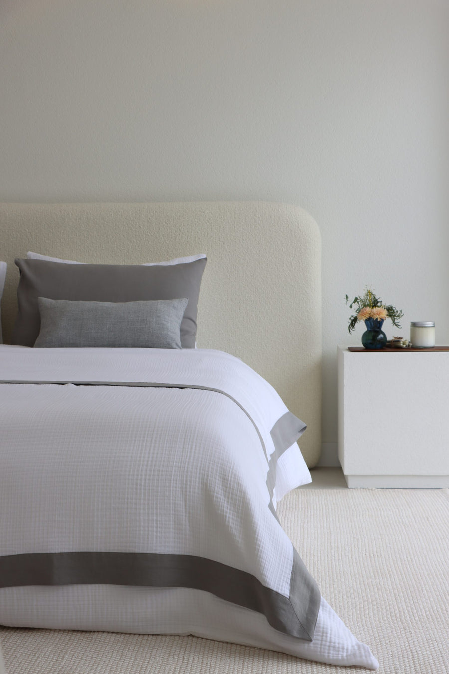 Gri Renkli Bordürlü Müslin Pike