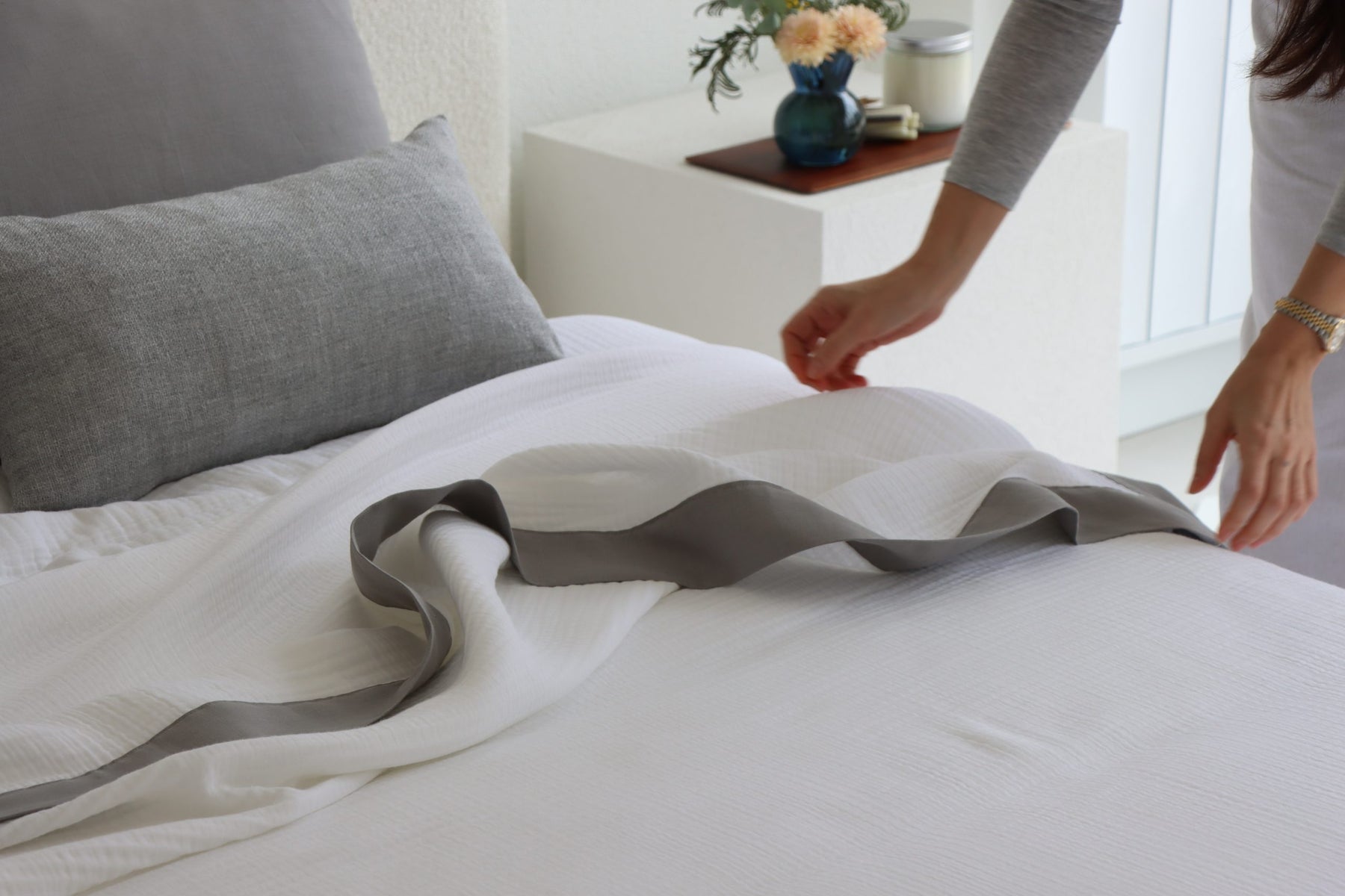 Gri Renkli Bordürlü Müslin Pike