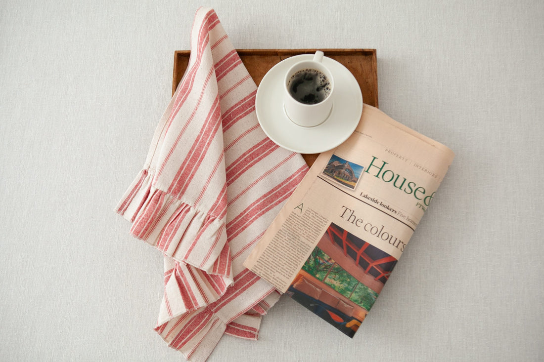 Kırmızı Çizgili Fırfırlı Keten Servis Peçetesi