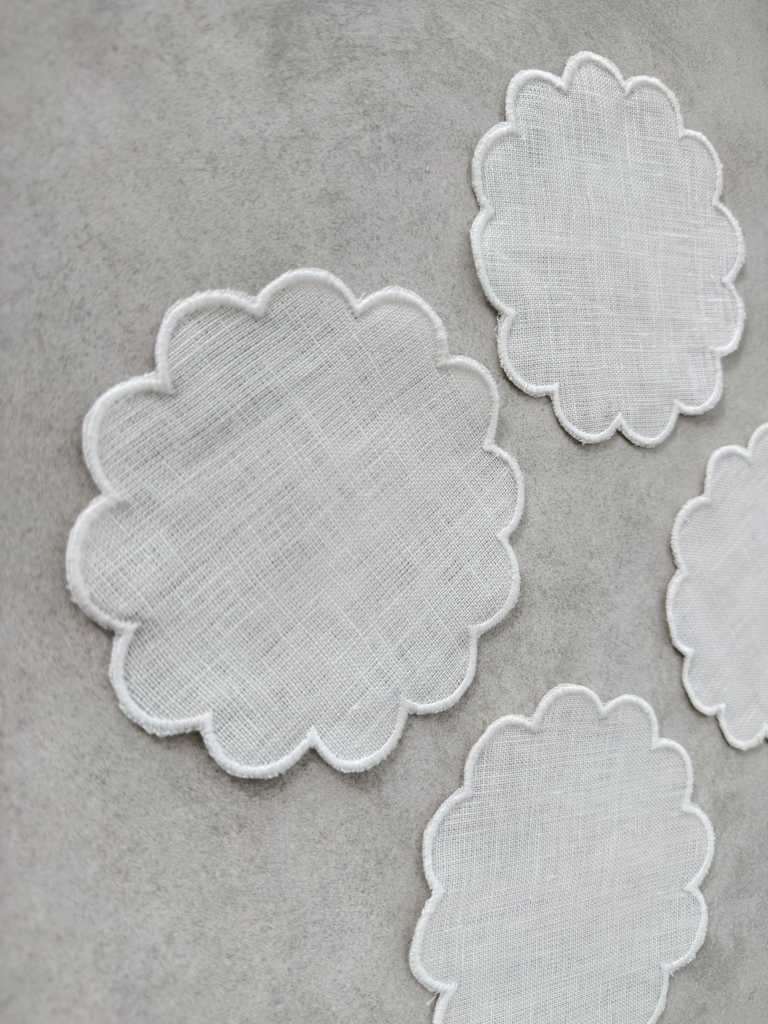 Beyaz Biye Detaylı Bardak Altlığı 4’lü Set