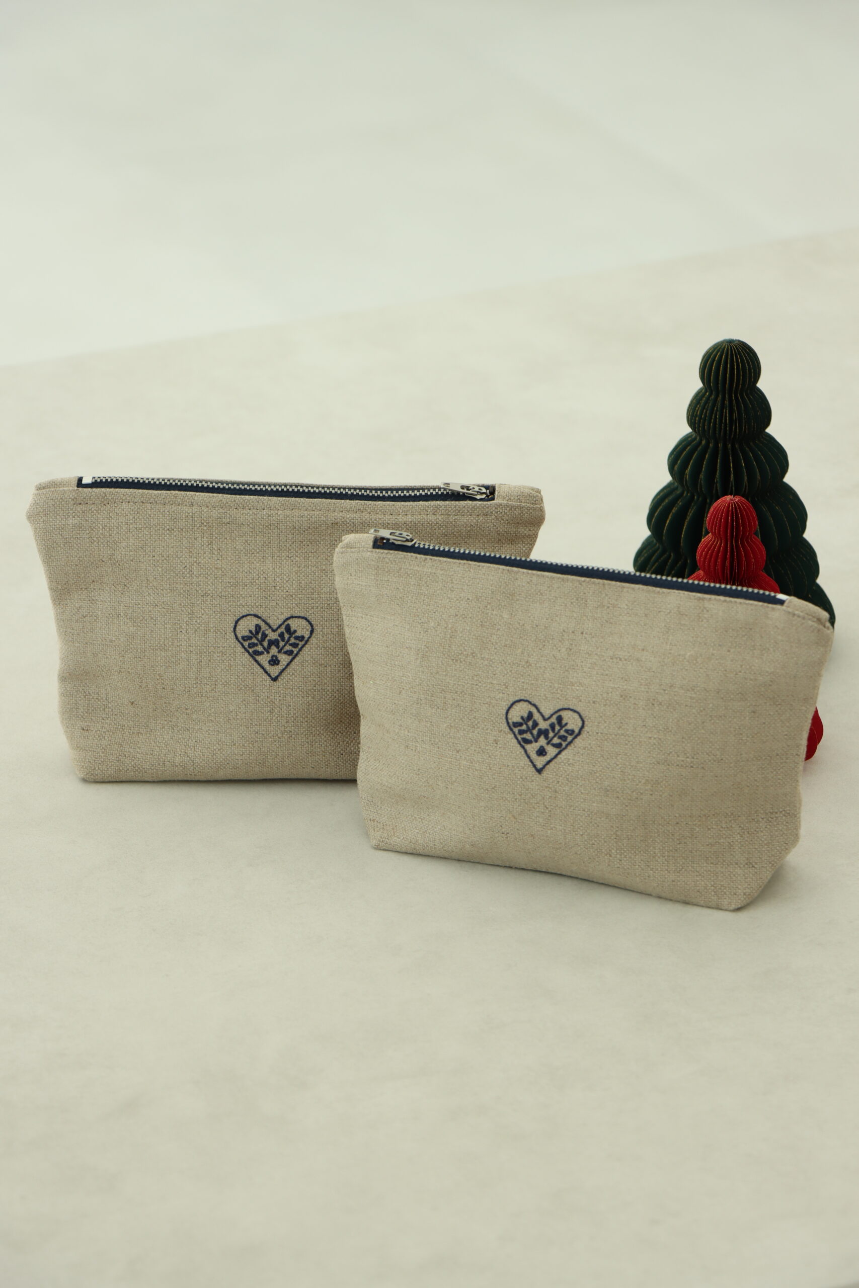 Kalp Nakışlı Mini Çanta